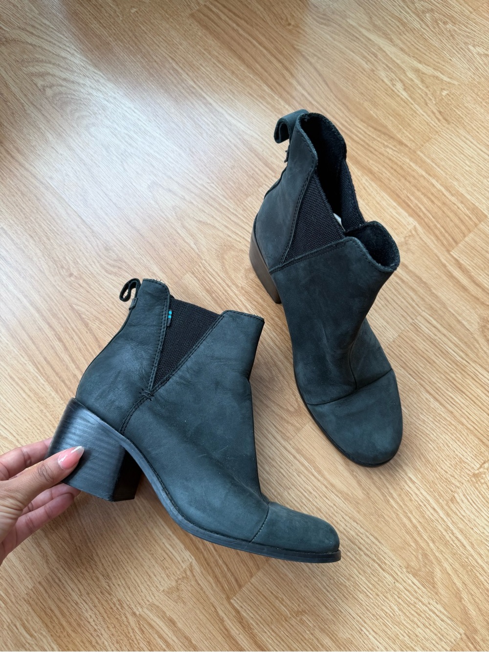 TOMS Women's Esme Chelsea boots